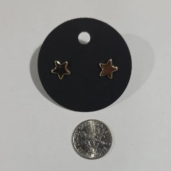 Stunning Gold Star Stud Earrings - Minimalist Dainty Women's Fashion Jewelry - Picture 4 of 10
